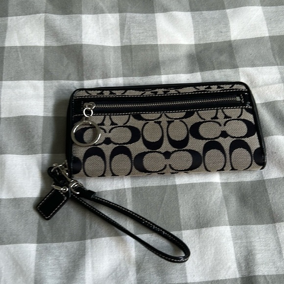 Coach Wallet - Picture 1 of 5